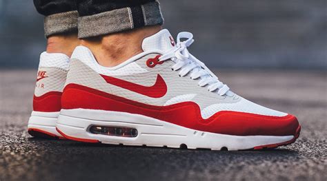 NIKE AIR MAX 1 ROOD/WIT 